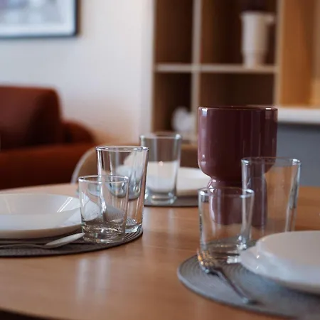 Skypark Serenity - Nordic Chic & Castle Views Pressburg