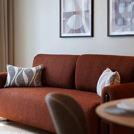 Apartment Skypark Serenity - Nordic Chic & Castle Views *
