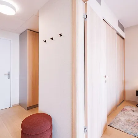 Skypark Serenity - Nordic Chic & Castle Views *