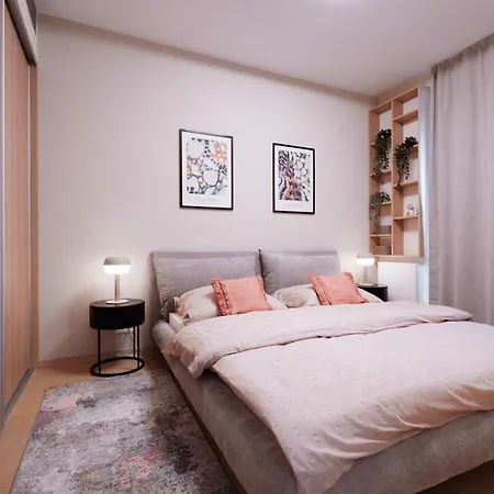 Apartment Skypark Serenity - Nordic Chic & Castle Views *