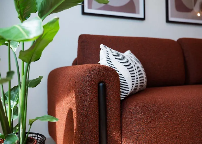 Apartment Skypark Serenity - Nordic Chic & Castle Views