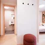 Apartment Skypark Serenity - Nordic Chic & Castle Views