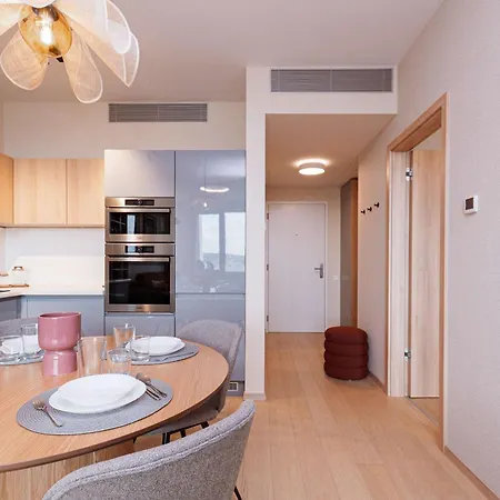 Skypark Serenity - Nordic Chic & Castle Views * Μπρατισλάβα